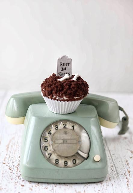 creepy me - halloween cupcakes