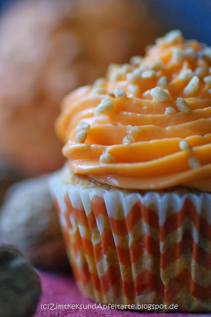 Schon mal ein Kleinigkeit für Euer Halloweenbuffet: Kürbis-Cupcakes
