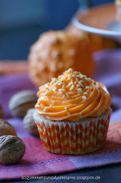Schon mal ein Kleinigkeit für Euer Halloweenbuffet: Kürbis-Cupcakes