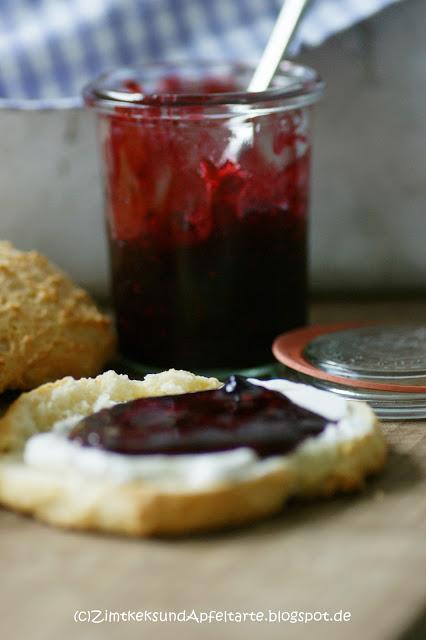 Mmmmhhhh... Brombeer-Holunder-Marmelade auf Scones und das nächsteFrühstück kann kommen!