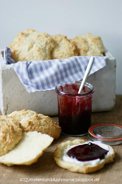 Mmmmhhhh... Brombeer-Holunder-Marmelade auf Scones und das nächsteFrühstück kann kommen!