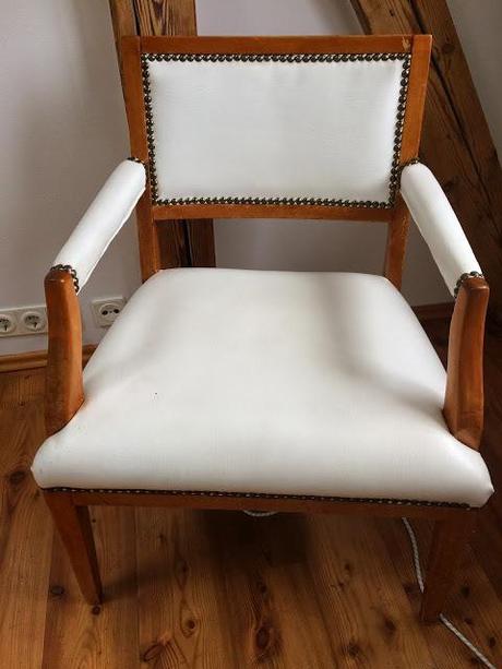 Ein Stuhl bekommt neue Kleider