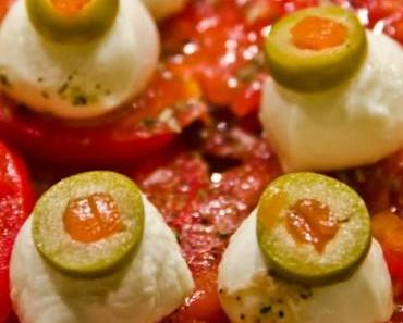 Ideen für’s Halloween-Buffet: Augen im Salat