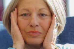 Ältere Frau mit faltigem Gesicht © Rainer Sturm_pixelio.de
