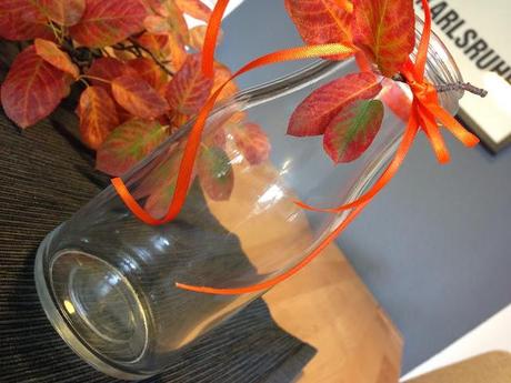 DIY - the autumn dip-dye glitter vase