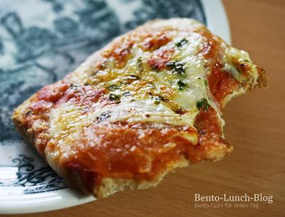 Rezept: Saftiger überbackener Tomaten-Mozzarella-Toast