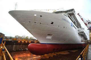 Aufschwimmen des neuen Costa Flaggschiffs: Costa Diadema erstmals zu Wasser gelassen