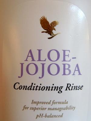 Aloe Jojoba Conditioning Rinse für gesundes Haar mit Glanz und Geschmeidigkeit.