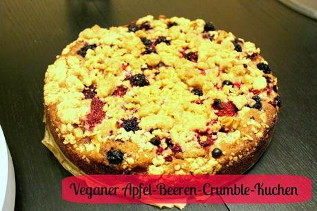Rezept: Veganer Apfel-Beeren-Crumble-Kuchen