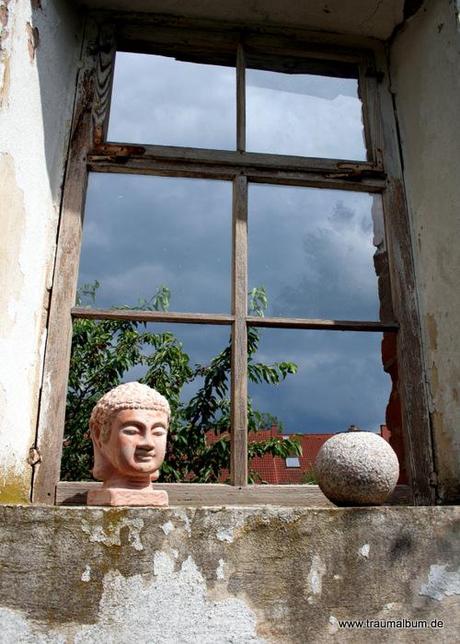 Fenster mit Buddha
