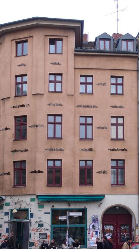Schnörkellos – Die Entstuckung Berlins (Quelle: Foto Marburg, Hans Georg Hiller von Gaertringen)