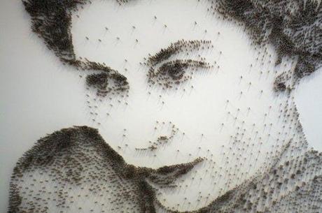 Kunst aus tausend Nägel von David Foster