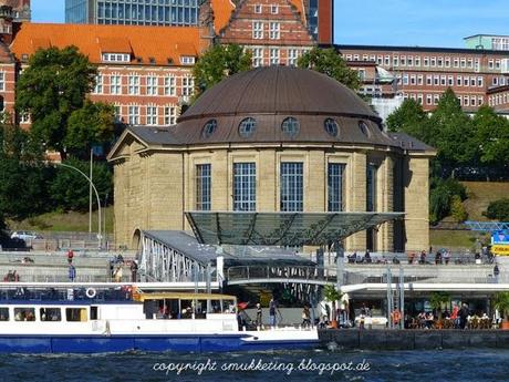 Hamburger Einblicke - Über die Elbe in die Hafencity