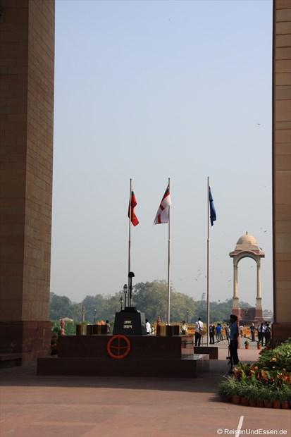 Delhi - India Gate und ewiges Feuer