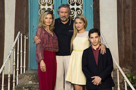 Die Mafia-Familie: Michelle Pfeiffer, Robert De Niro, Dianna Agron und John D'Leo (v.l.n.r.)