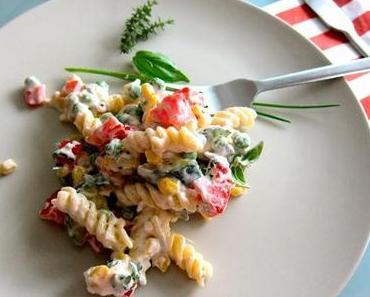 Joghurt Nudel Salat mit Gorgonzola