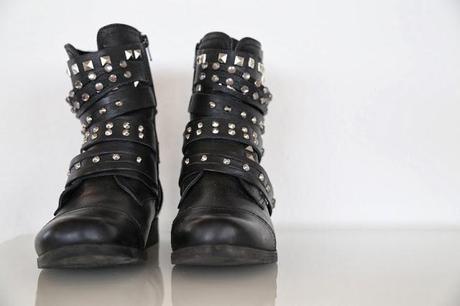 shoe stories n°13: meine bling-bling-bikerboots