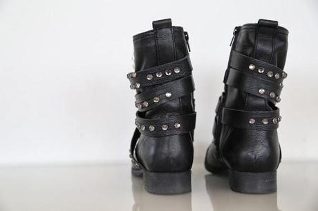 shoe stories n°13: meine bling-bling-bikerboots