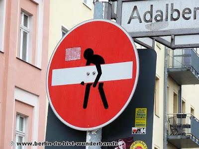 streetart, berlin, kunst, graffiti, verkehrsschild, sign, clet