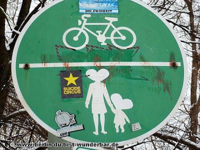 streetart, berlin, kunst, graffiti, verkehrsschild, sign