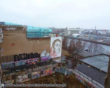 Verlassene Gebäude am Spreeufer (Ostbhf) in Berlin #3