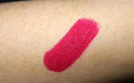 {Swatch} MAC Lipstick Pleasure Bomb (RiRi LE)