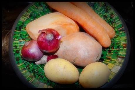 Veganes Soulfood für den Herbst: Süßkartoffelsuppe mit Kokos