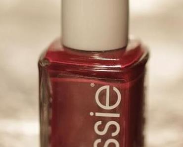 Lackliebe | Essie “recessionista”