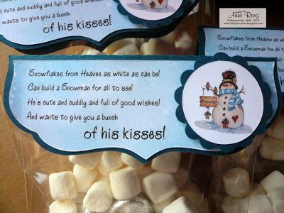 Snowman kisses...
