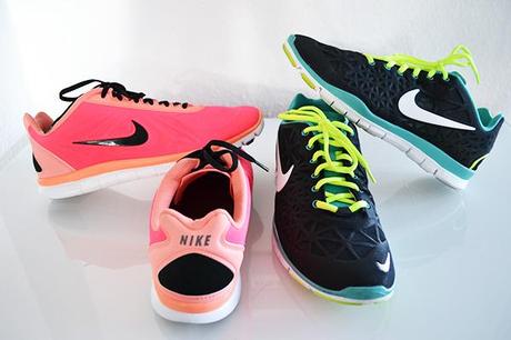 Nike Schuhe neon pink orange schwarz gelb türkis Damen
