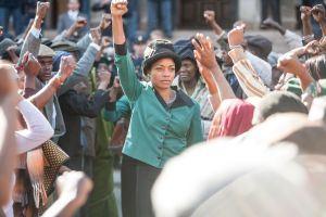 Auch Winnie Mandela (Naomi Harris) setzt sich für die Freiheit ein