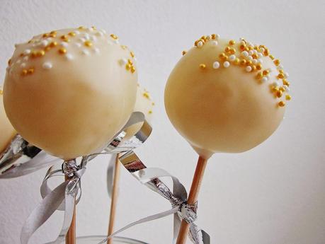 [Gastblogger] Sekt-Cake Pops von Julia Bakes!