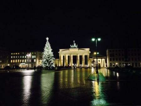 Frohe Weihnachten aus Berlin.