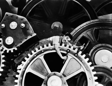 Review: MODERNE ZEITEN – Chaplins Satire über Kapitalismus, Industrialisierung und den Tonfilm