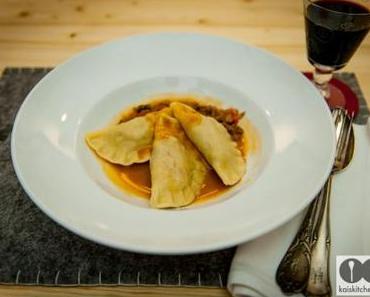 Ravioli mit Ragù alla Bolognese Füllung