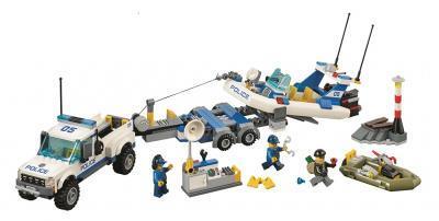 Spielzeug des Monats: Der LEGO City Polizeiboot Transporter