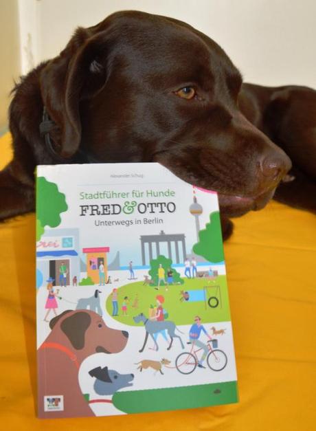 Otto hat den Stadtführer für Hunde zum Fressen gern_klein