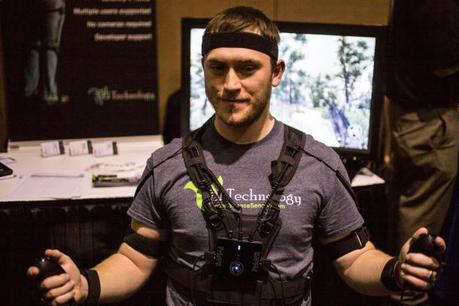 CES: Prio VR Ganzkörper Sensoranzug für VR-Gaming + Oculus Rift