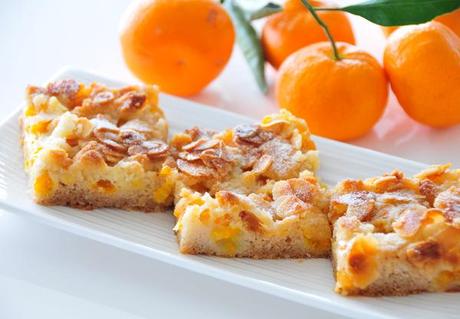 Mandarinen-Streuselkuchen mit karamellisierten Mandeln glutenfrei, vegan & fructosearm
