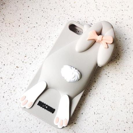 I love my new Bunny  #bunny #bunnycase #case #iphone #iphoneonly #funny #moschino #moschinocase #bow #grey #style #fashion #fashionblogger_de #girl #love