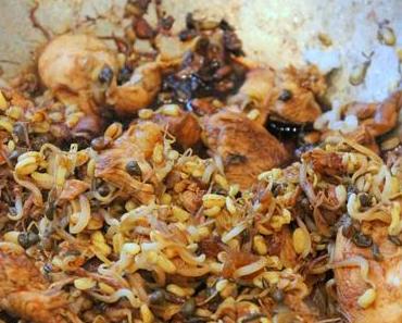 China Pfanne mit Hühnchen und Mungobohnensprossen