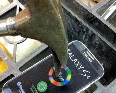 Zoll in Stuttgart zerstört Samsung Galaxy S4 für 150.000 €