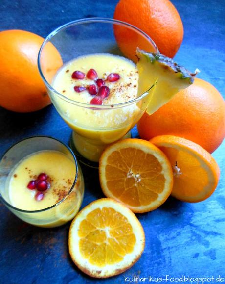 Orangen-Ananas-Smoothie mit Ingwer und Granatapfel