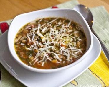 Linsensuppe mit Grünkohl und Bratwurst