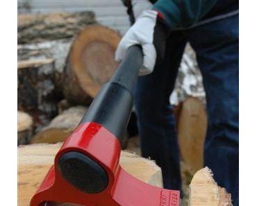 Vipukirves – innovative finnische Spaltaxt erleichtert das Brennholz spalten