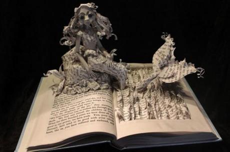 Skulpturen aus Bücher von Jodi Harvey Brown