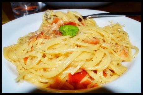Mal was Normales zwischendurch: Pasta in Tomaten-Sahne mit Krabben