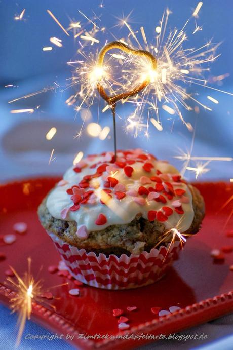 Happy Valentine mit Himbeer-Kokos-Cupcakes mit weißer Schokolade