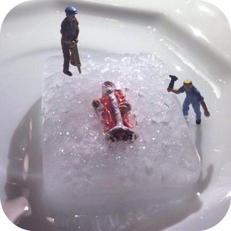 Biwyfi / Motto des Monats Februar: eisig – oder – Was macht der Weihnachtsmann im Eisschrank?