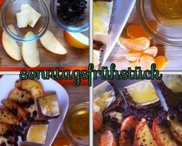 Ein süßes vollwertiges (süßes) Sonntagsfrühstück